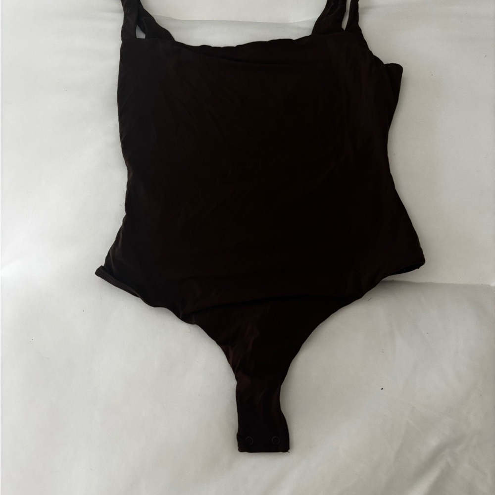 SKIMS Cocoa Scoop Neck Bodysuit Size Small